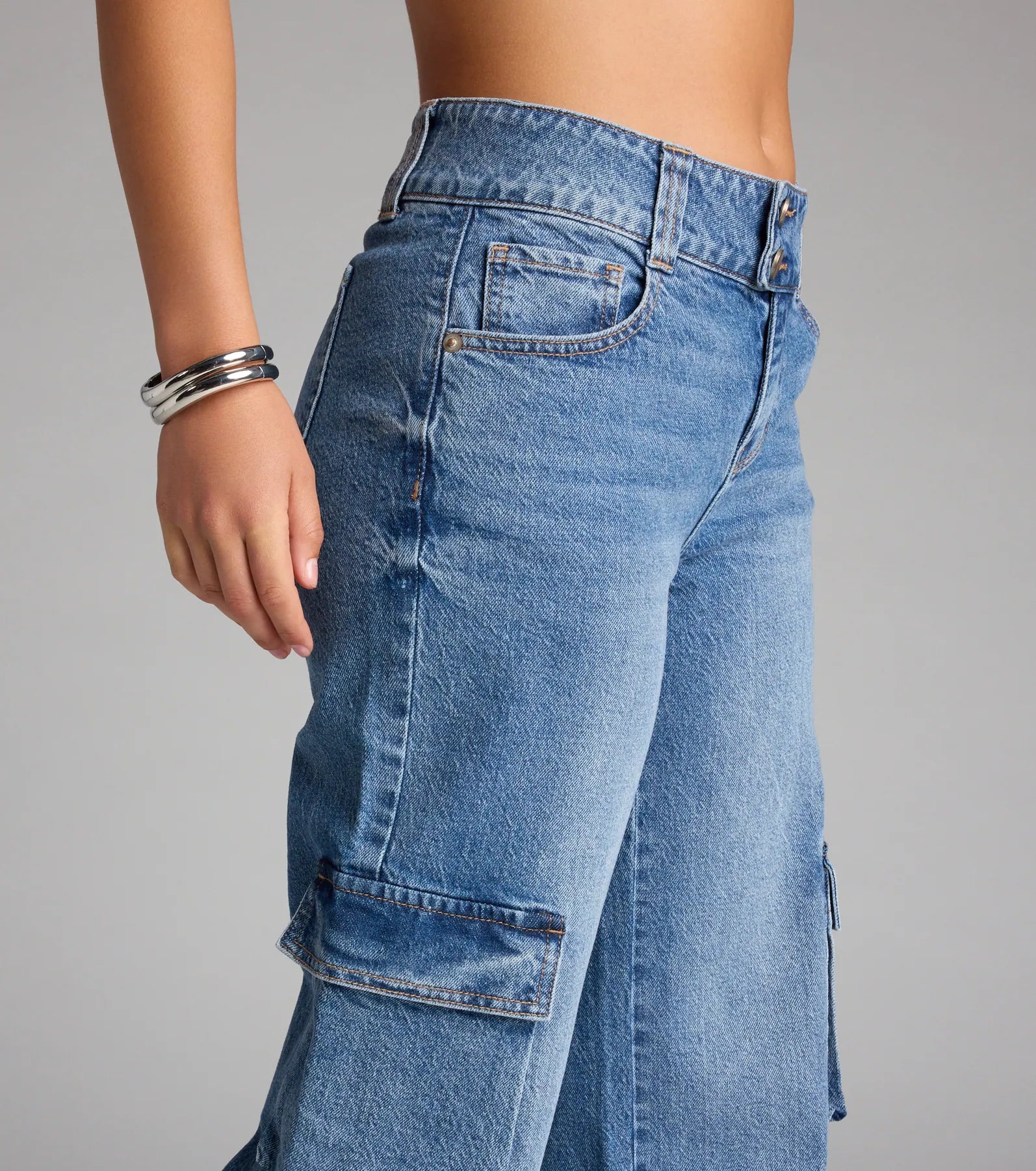 Off Duty Vibes Mid Rise Cargo Jeans - Image 3