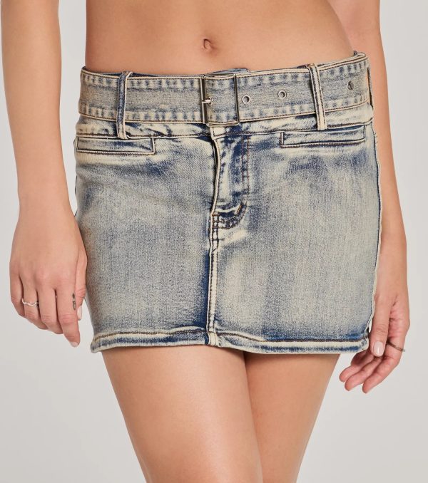 Cute Effect Mid-Rise Belted Denim Mini Skort - Image 4