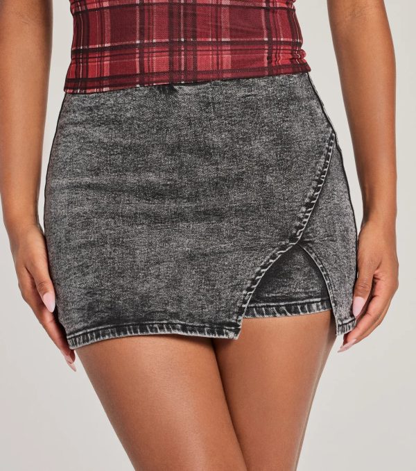 Edgy Style Acid-Wash Denim Skort - Image 4