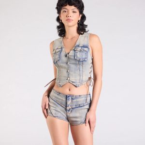 Stand Out Mid-Rise Denim Hot Shorts