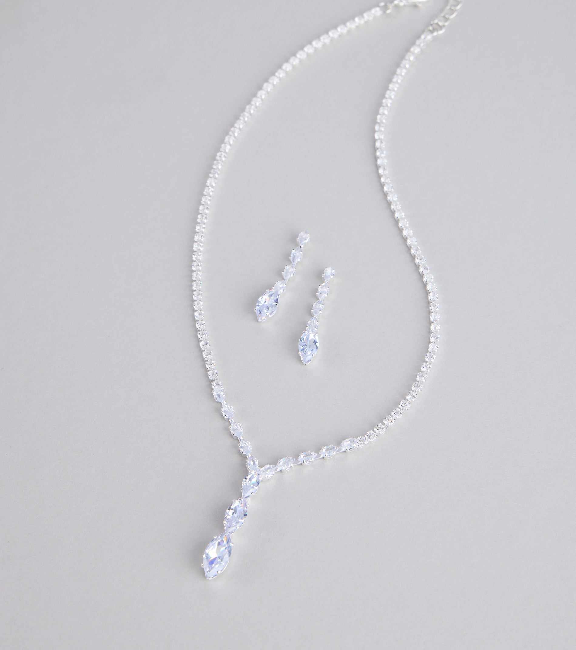 Instant Glam Rhinestone Necklace And Earrings Set - Image 3