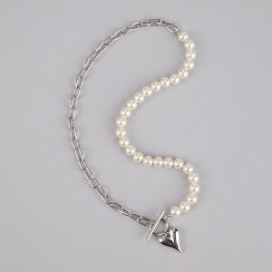 Mixed Feelings Chain Pearl Necklace
