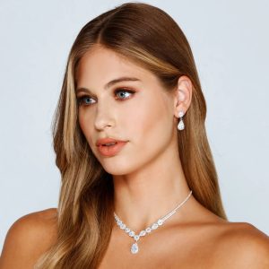 Endless Glam Rhinestone Collar And Earrings Set