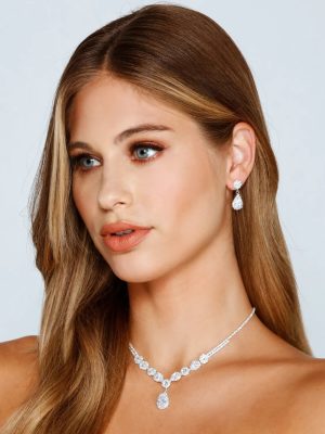 Endless Glam Rhinestone Collar And Earrings Set