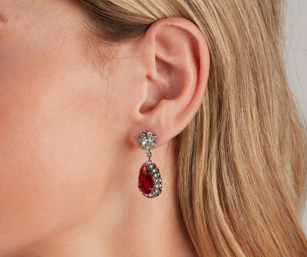 Major Glam Halo Necklace And Earrings - Image 4