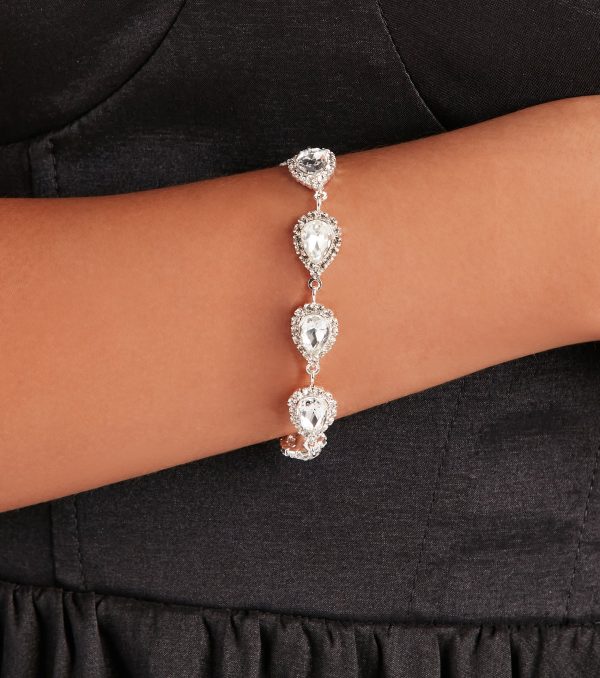 Glam Beauty Necklace. Earrings. And Bracelet Set - Image 4