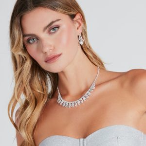 Air Of Luxury Necklace And Earrings Set