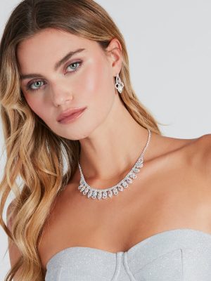 Air Of Luxury Necklace And Earrings Set