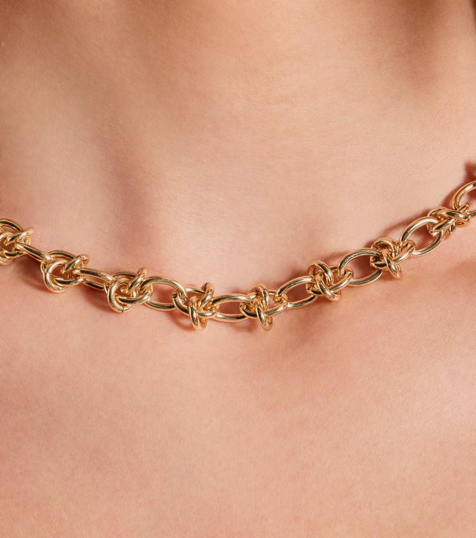 Chic Find Chunky Chain-Link Necklace - Image 4
