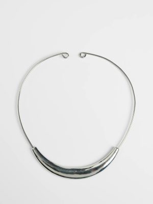 Sleek And Classic Circle Collar Necklace