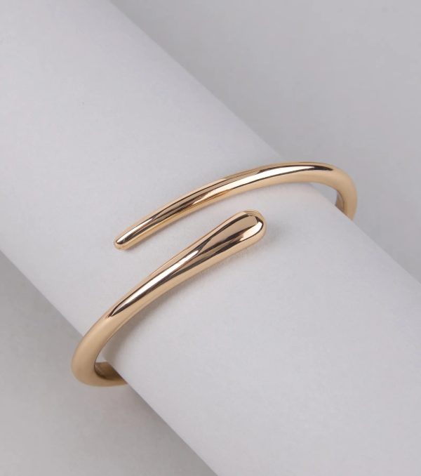 Low-Key Luxe Overlap Bracelet - Image 2