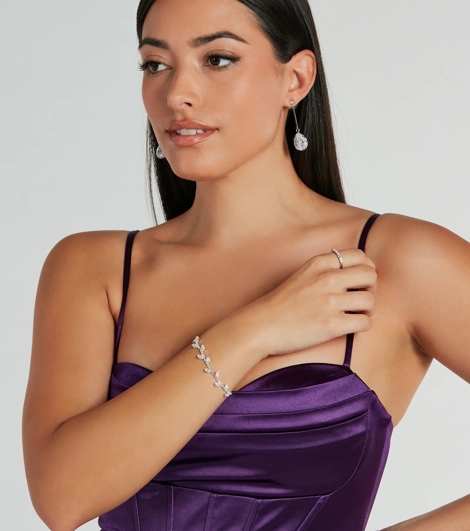 Ever So Luxe Cubic Zirconia Leaf-Shaped Dainty Bracelet - Image 2