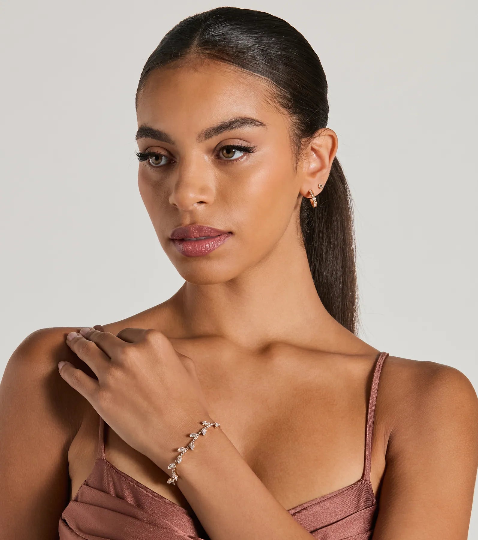 Ever So Luxe Cubic Zirconia Leaf-Shaped Dainty Bracelet - Image 3