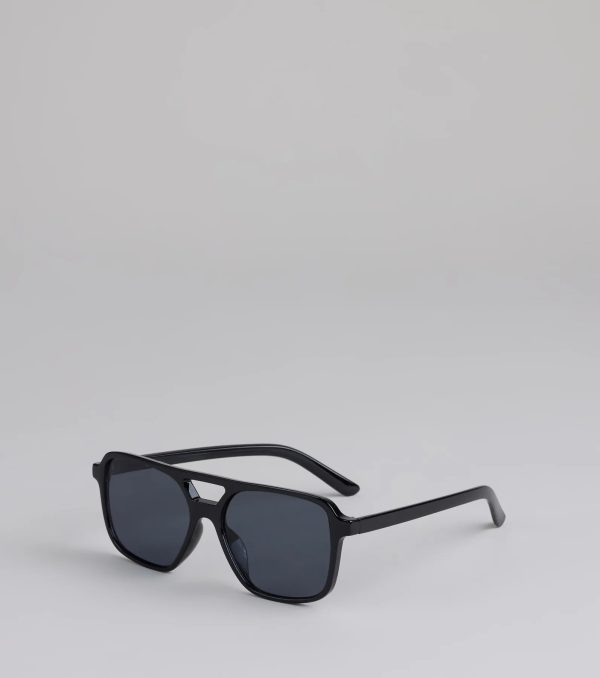 Eyes On The Prize Aviator Sunglasses - Image 2