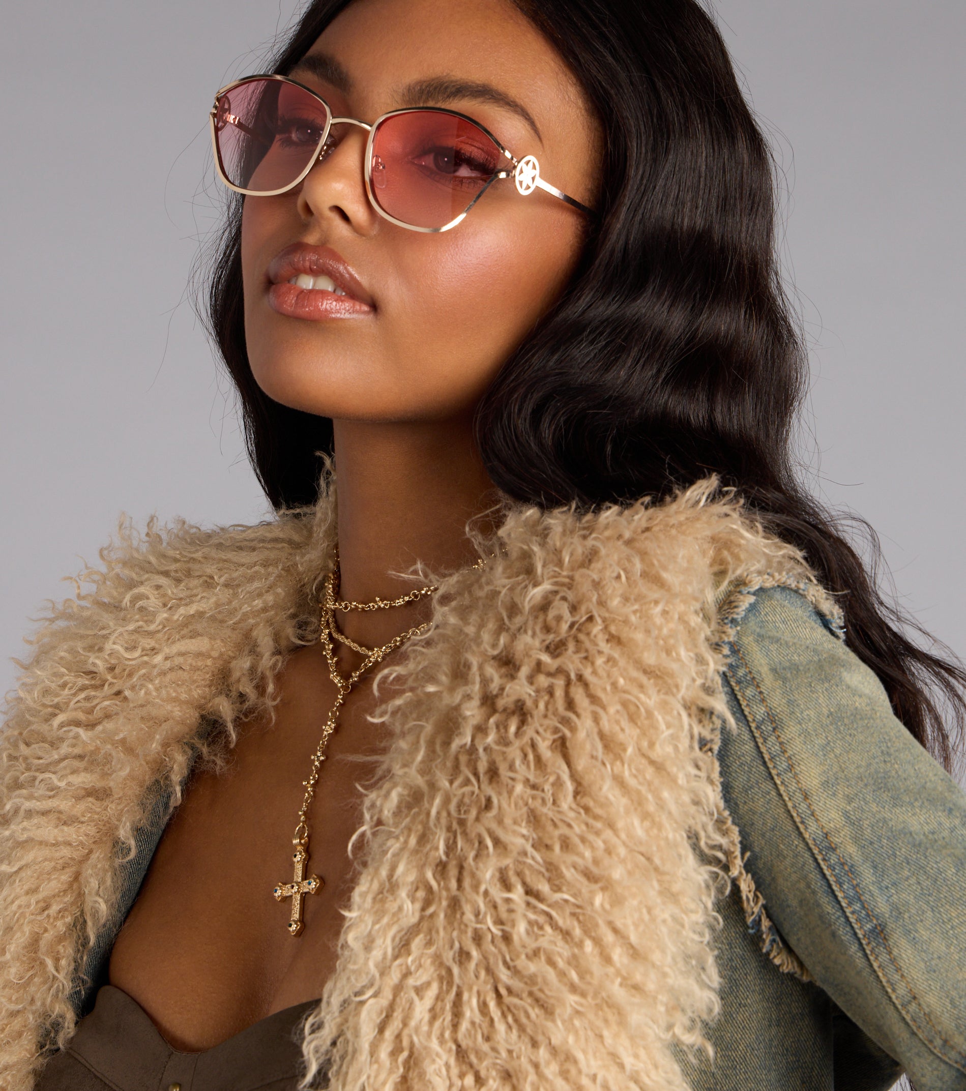 Fresh Pick Flower Detail Sunglasses - Image 5
