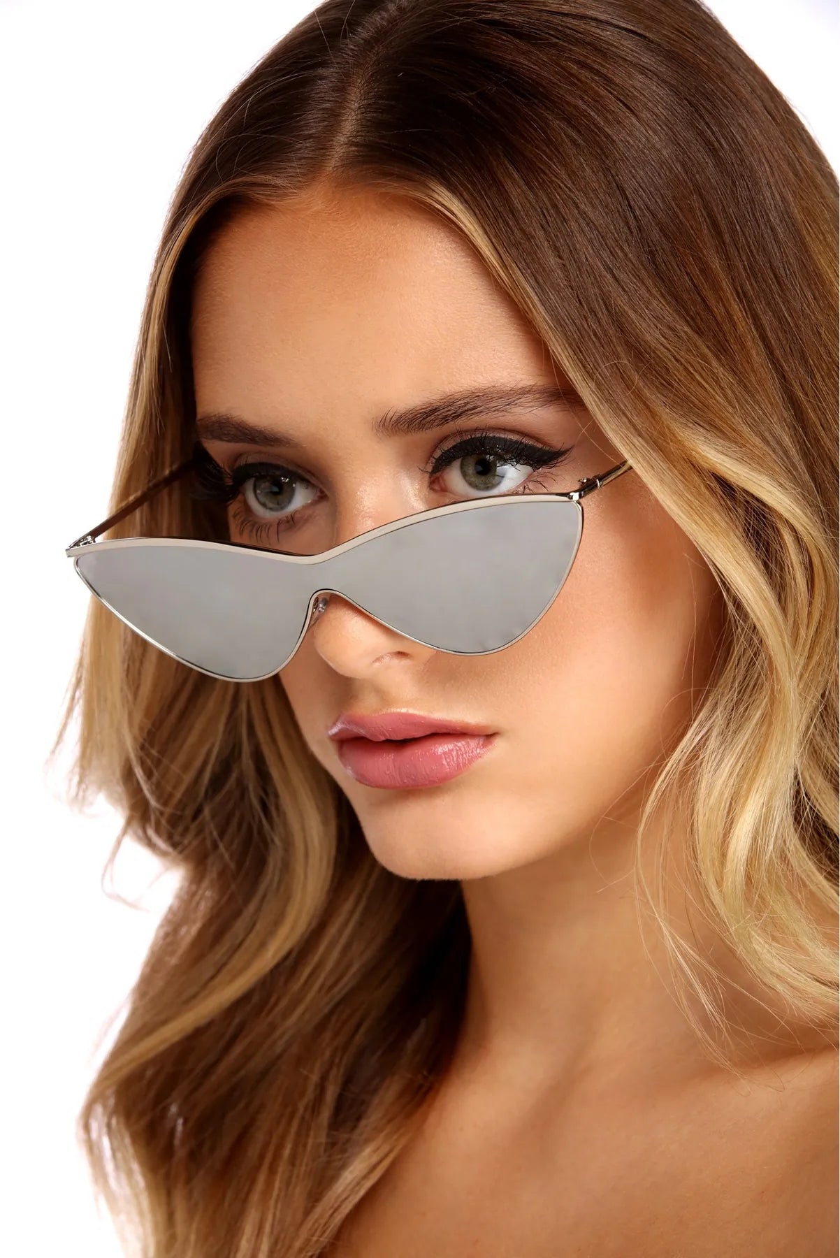 Edgy Cat Eye Sunglasses - Image 4