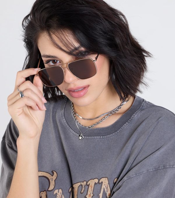 Trendy Sleek Oversized Square Sunglasses - Image 3