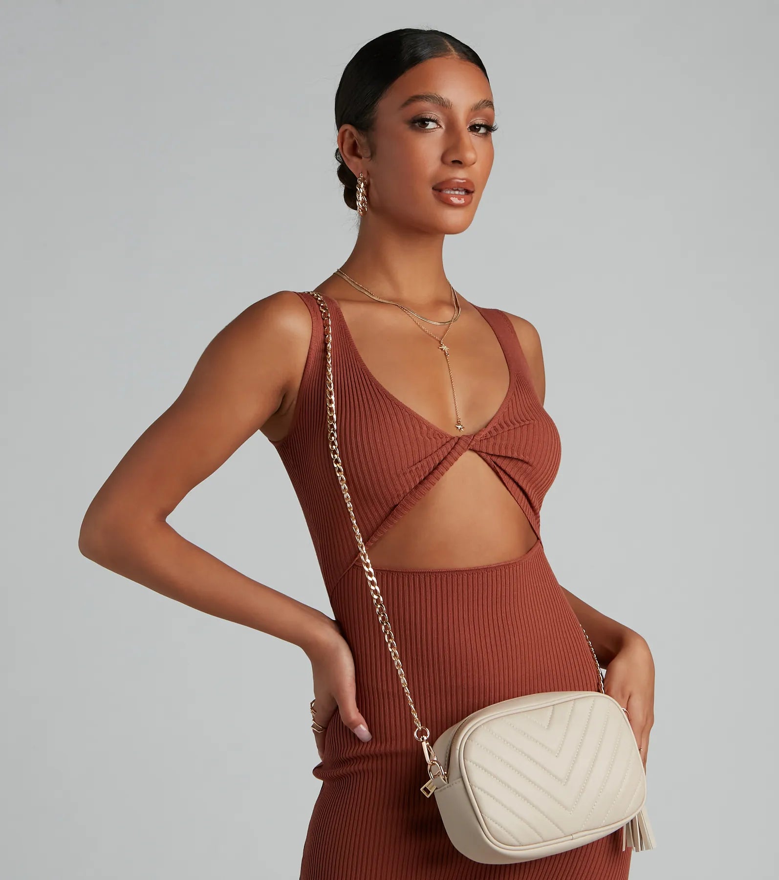 Chic Glamour Quilted Crossbody Purse - Image 5