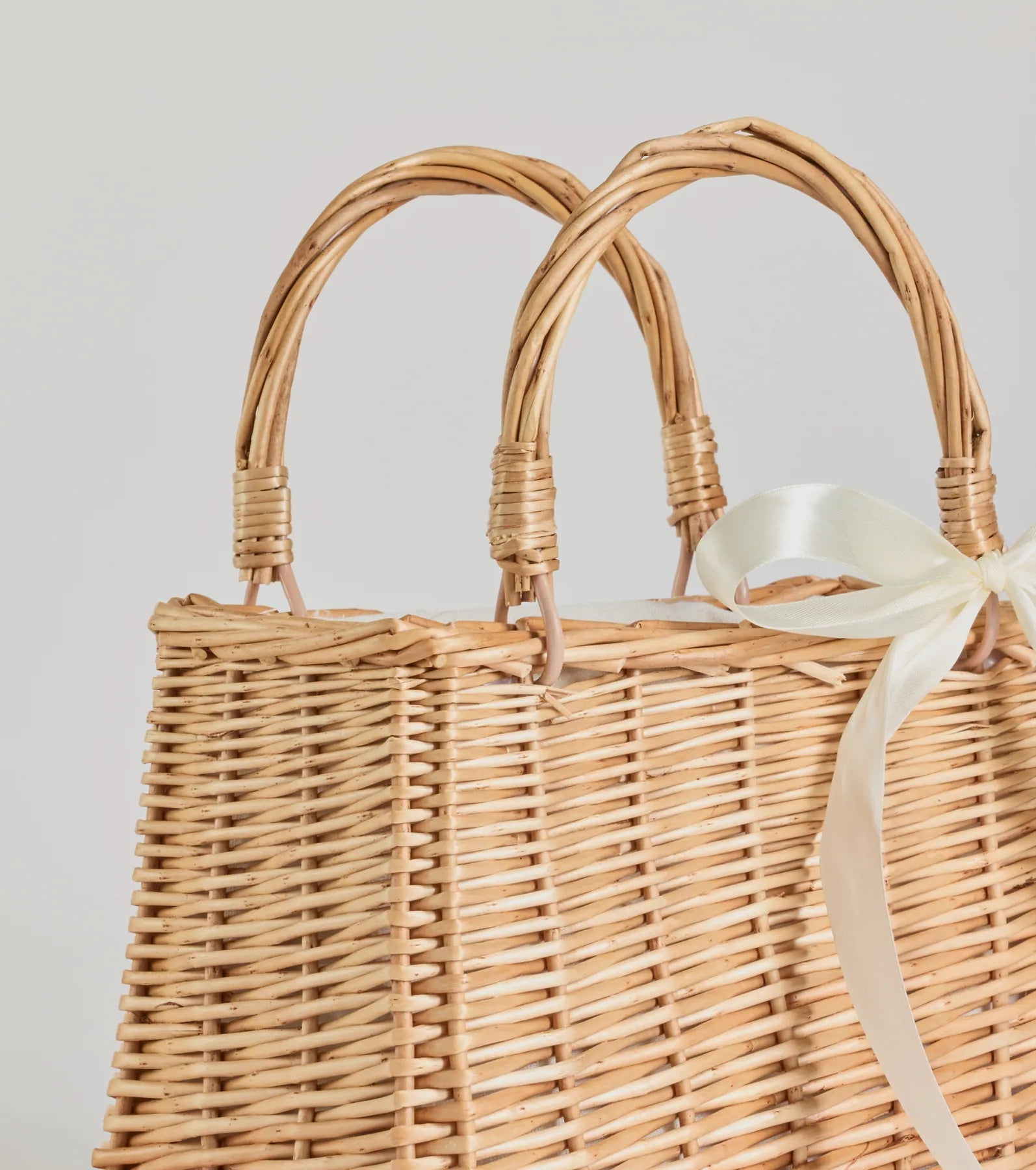Kansas Girlie Wicker Bow Handbag - Image 3