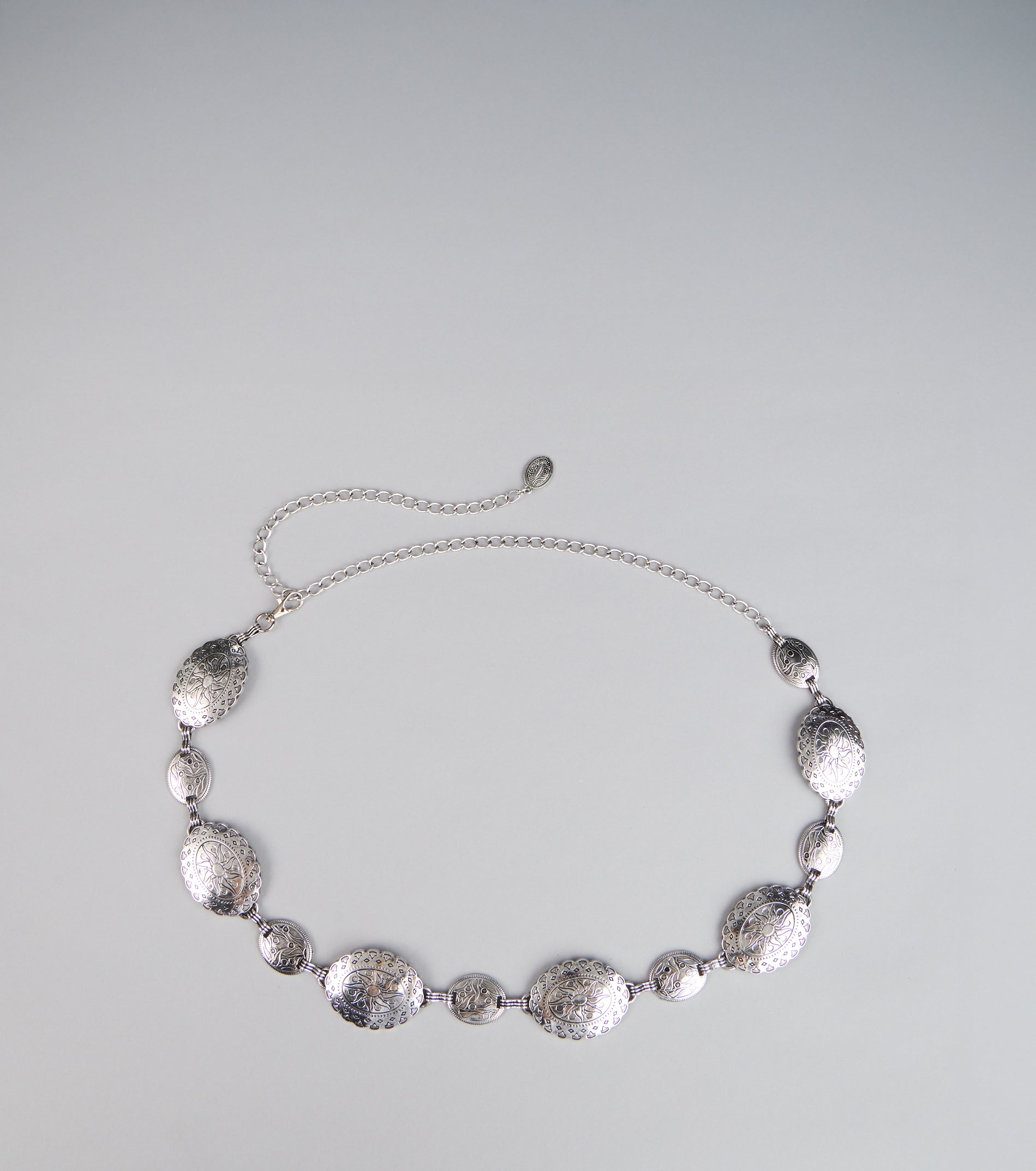 Gilded Elegance Medallion Chain Belt - Image 3