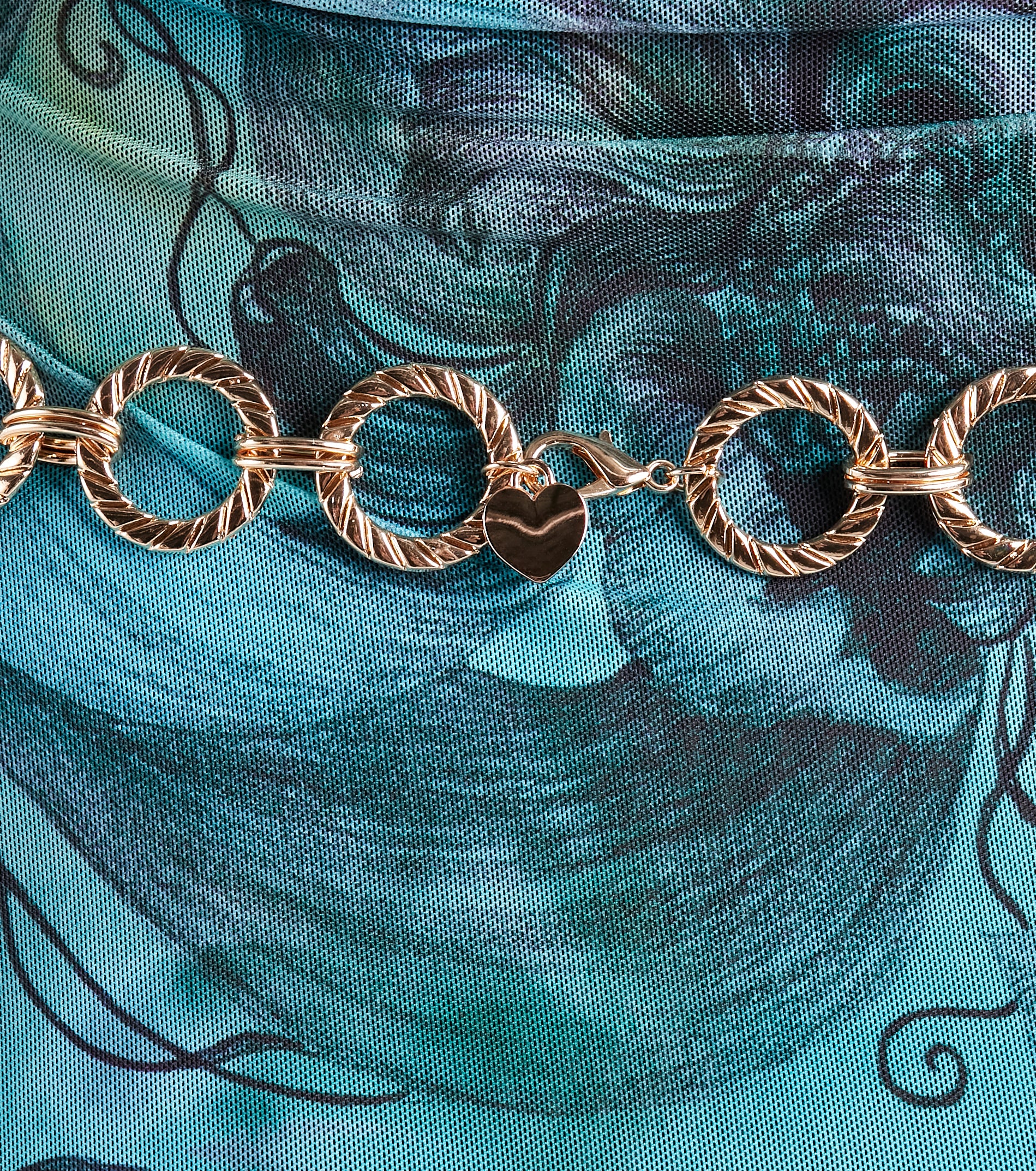 Trendsetting Glam O-Ring Chain Belt - Image 2