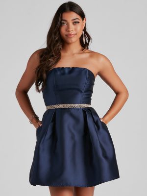 Luxe Vibes Rhinestone Chain Belt