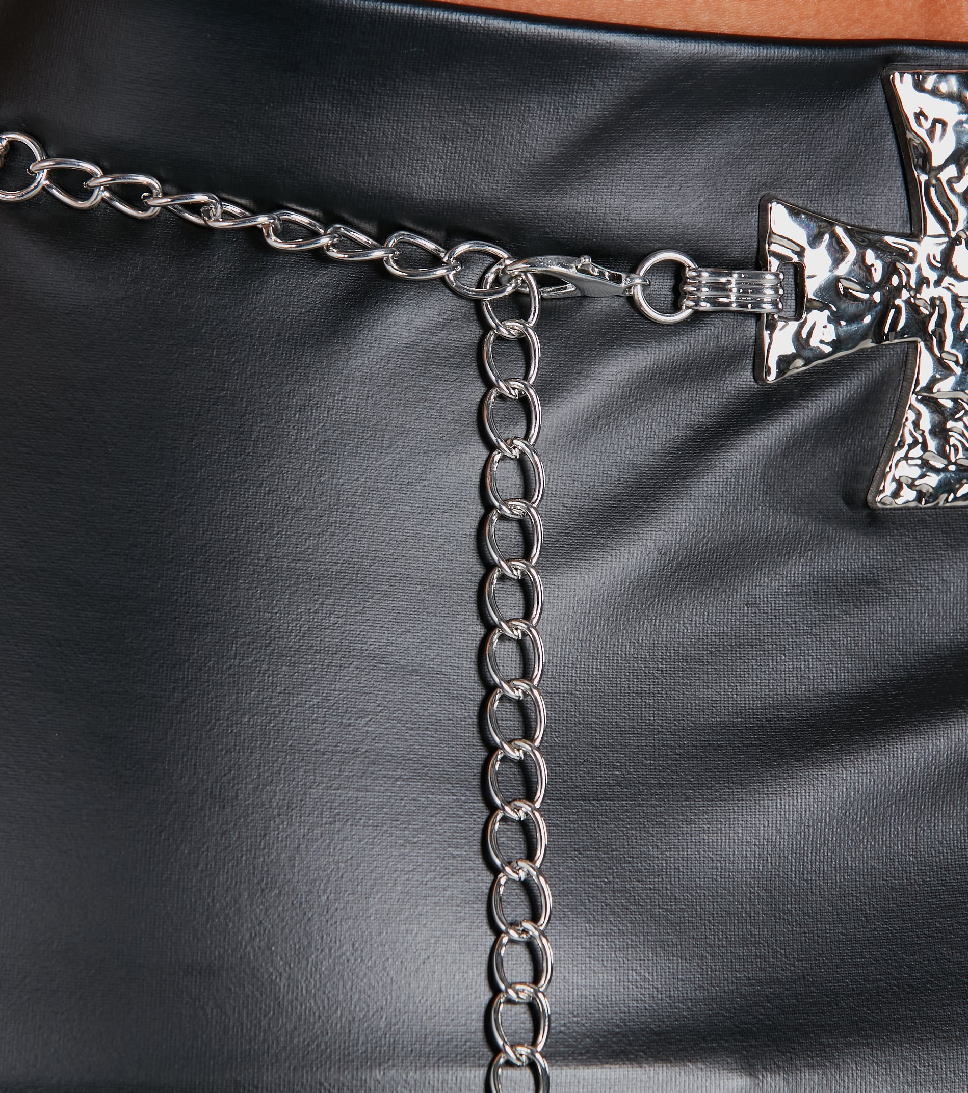 Aura Amped Cross Chain Belt - Image 3