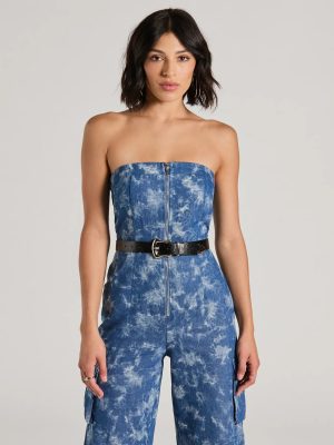 Sleek Faux Leather Western Belt