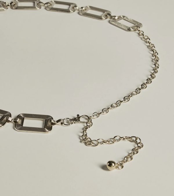 Sleek Trendsetter Textured Chain Belt - Image 2