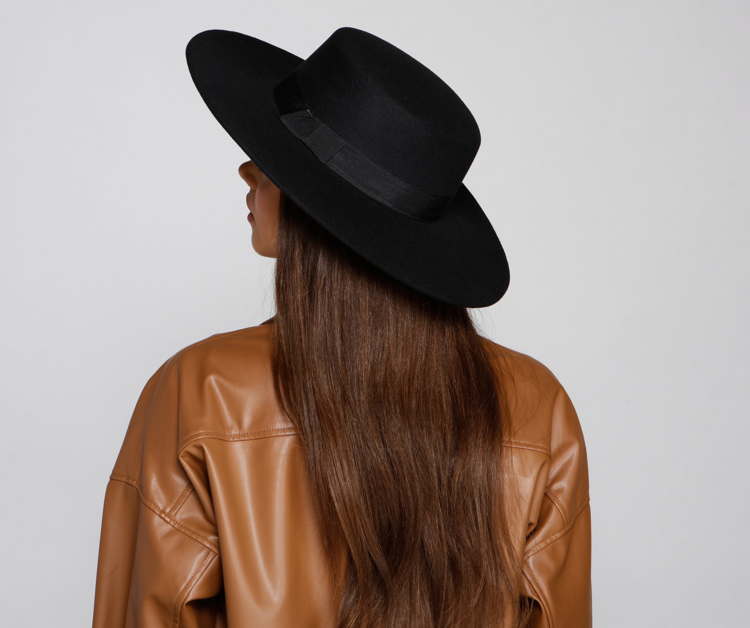 Trendy Stunner Faux Wool Boater Hat - Image 4