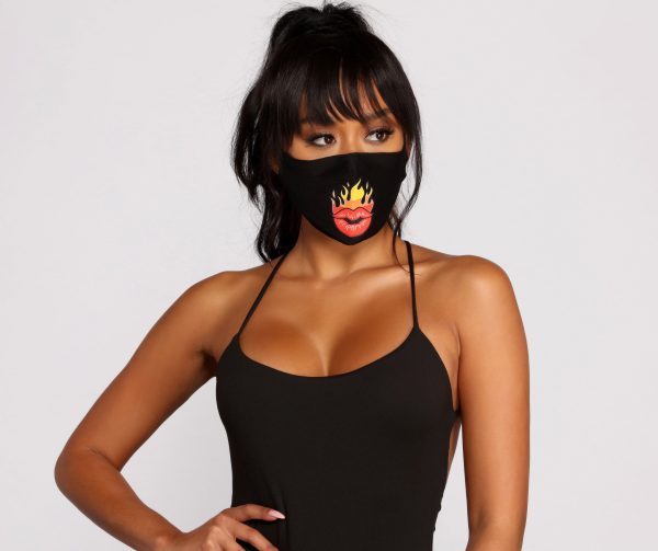 Sassy Flaming Lips Face Mask With Earloops - Image 2