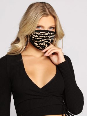 Mesh and Velvet Face Mash With Earloops