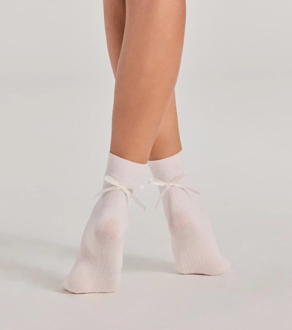 Oh-So-Adorable Bow Detail Socks - Image 2