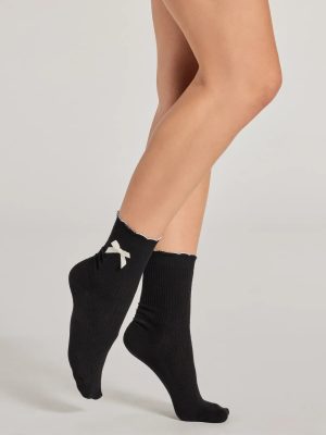 So Sweet Bow Scalloped Trim Socks