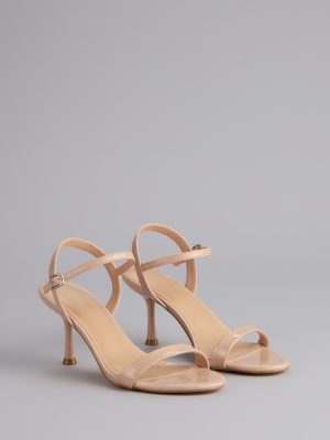 Sleek And Simple Patent Kitten Heels