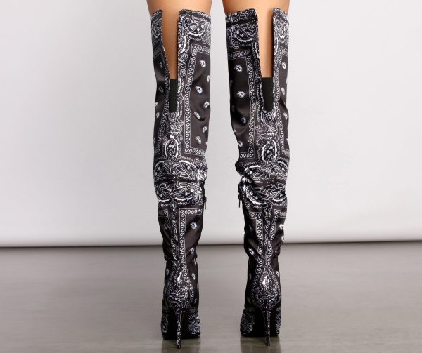 Trendy Thigh-High Pointed Toe Stiletto Boots - Image 4