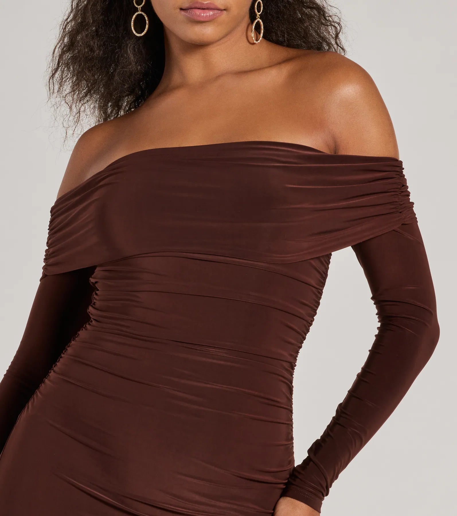 Casual Affair Long Sleeve Ruched Midi Dress - Image 3