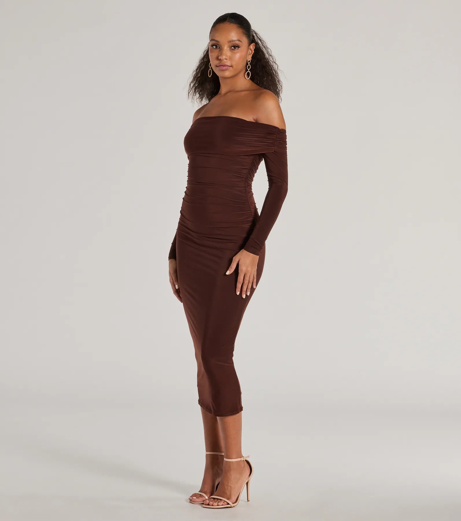 Casual Affair Long Sleeve Ruched Midi Dress - Image 4