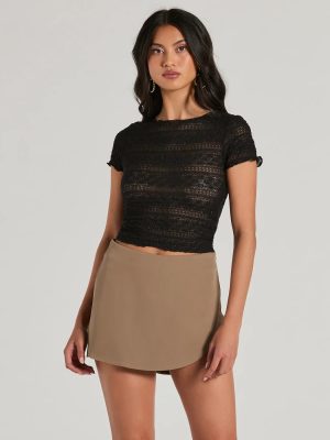 Total Cutie Short Sleeve Lace Floral Crop Top