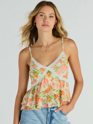 Pretty Presence Floral Lace Trim Crop Top