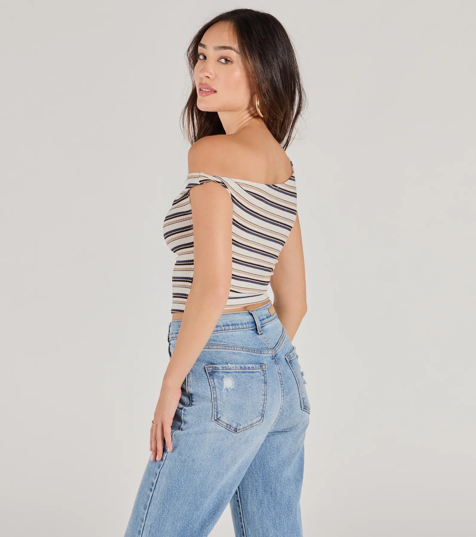 Trendy Twist One-Shoulder Striped Crop Top - Image 2