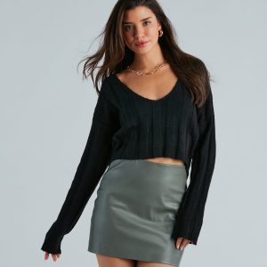 Cozy Casual Long Sleeve Crop Top