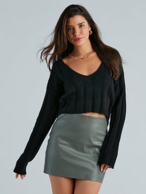 Cozy Casual Long Sleeve Crop Top