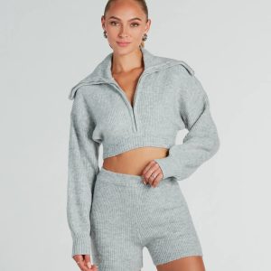 Laid-Back Chic Collared Cropped Sweater