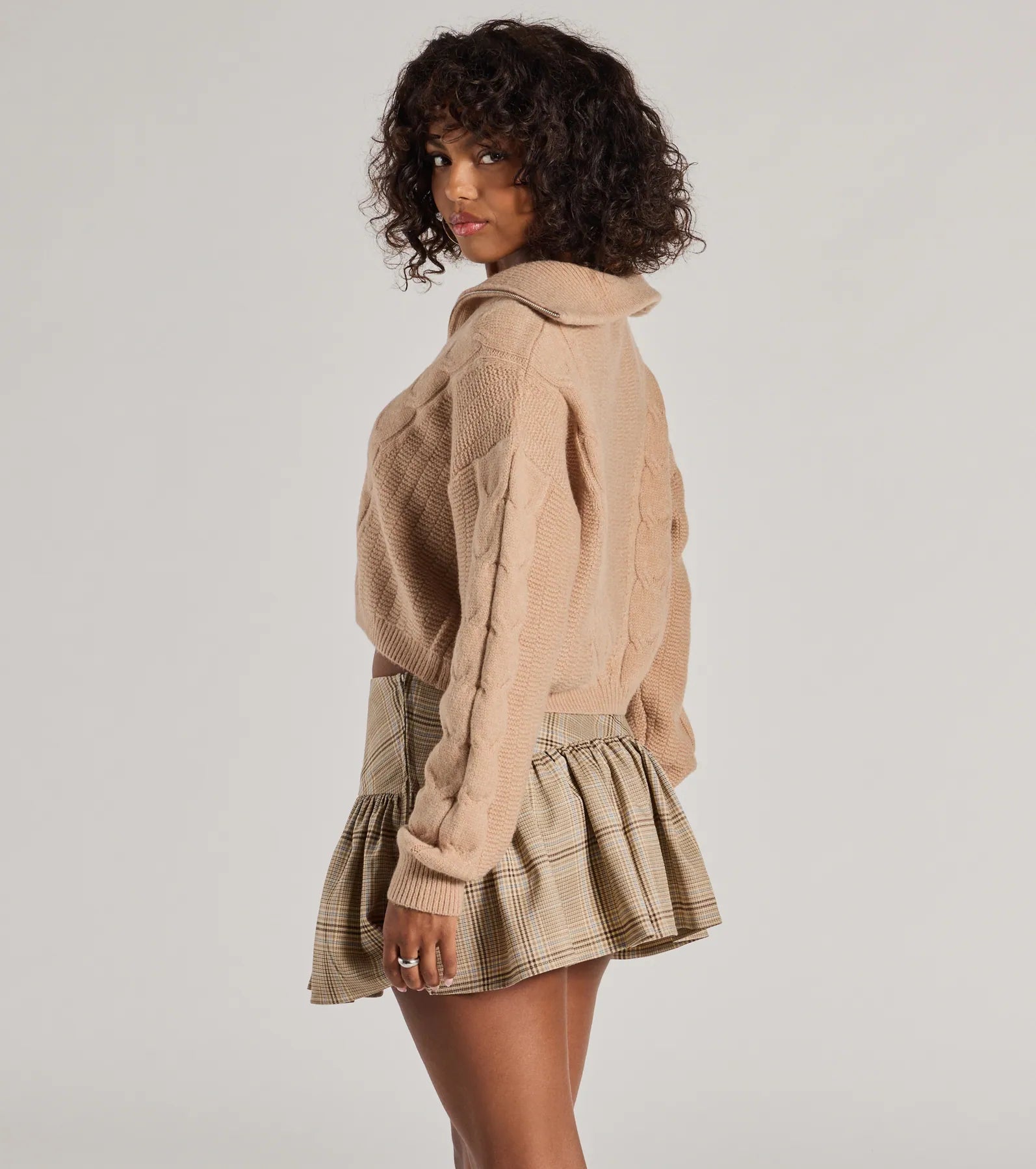 Elevated Cozy Half-Zip Cable Knit Sweater - Image 3