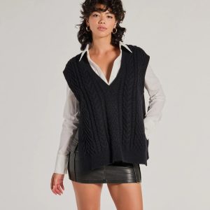 Chic Girl Vibe Cable Knit Vest