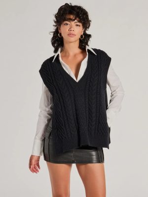 Chic Girl Vibe Cable Knit Vest