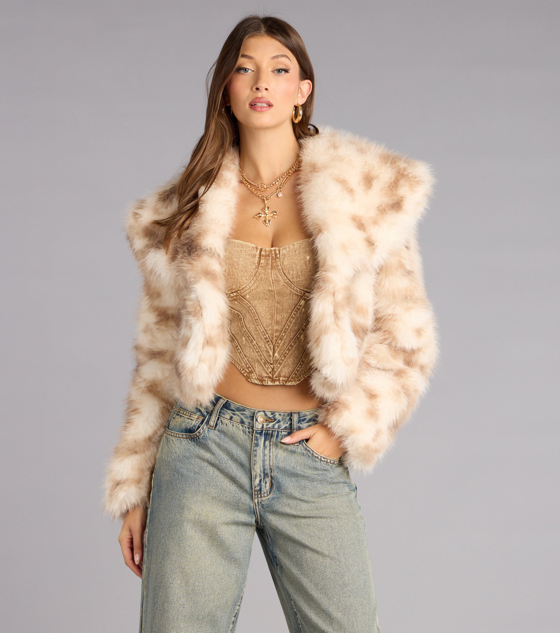 Winter Chic Faux Fur Cropped Coat - Image 2