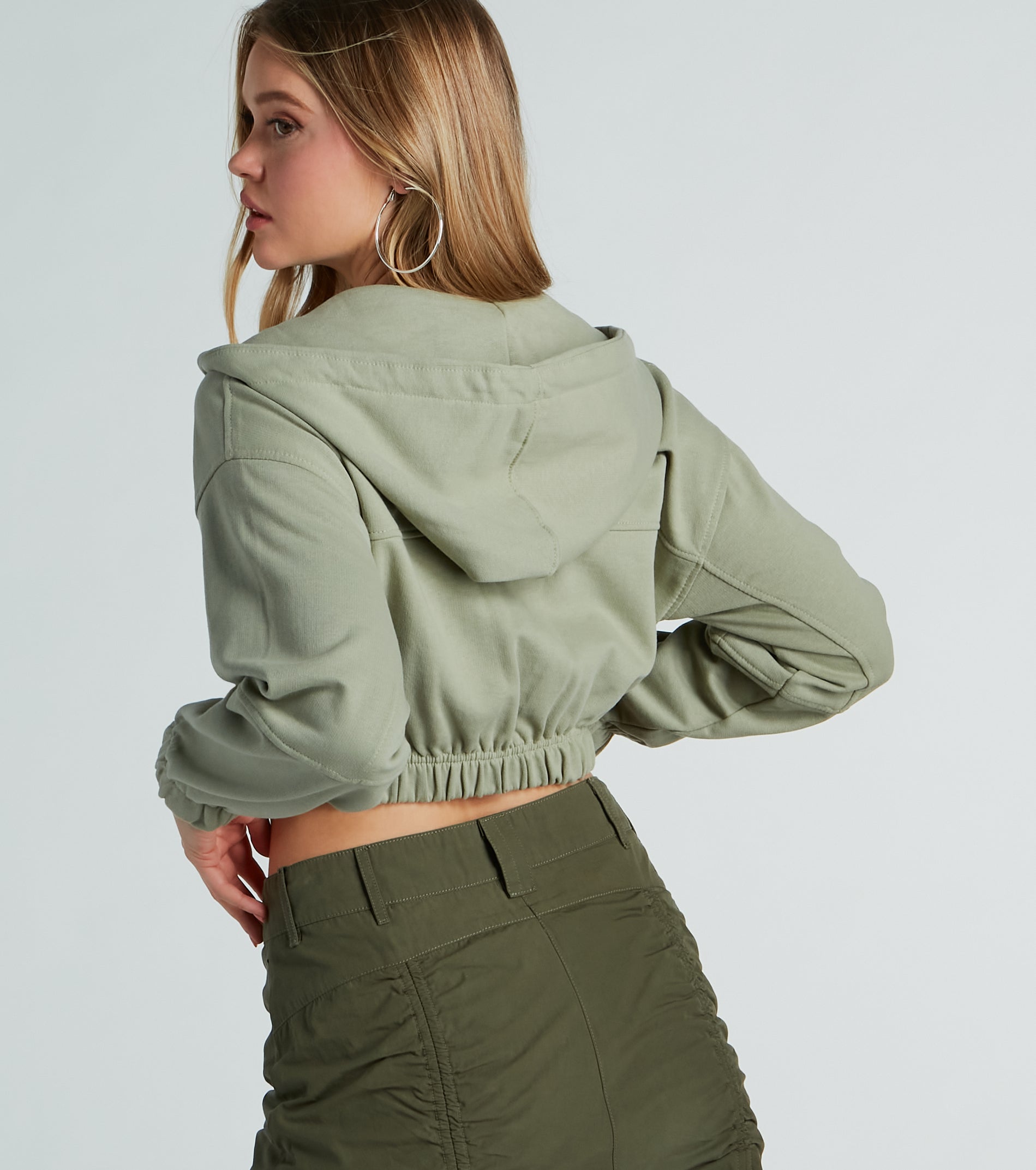 Relaxed Vibe Cargo Pocket Crop Fleece Hoodie - Image 2