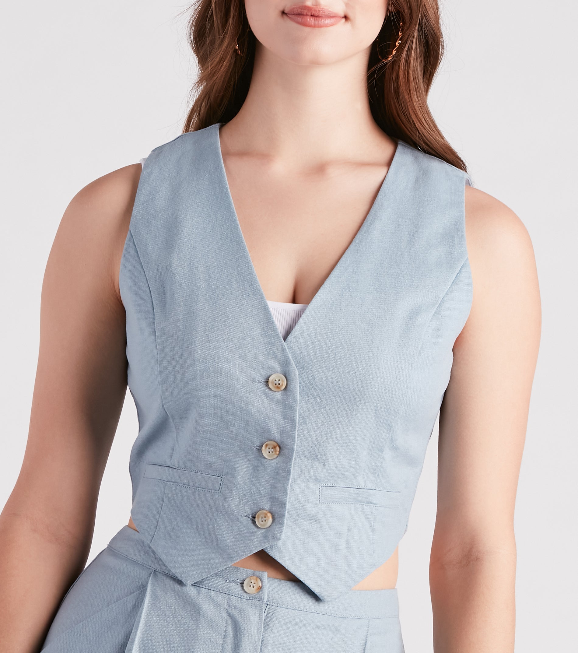 Casual And Chic Cropped Linen Vest - Image 4